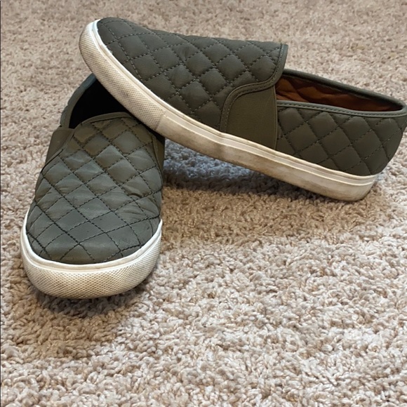 Steve Madden slide ons - Picture 2 of 2